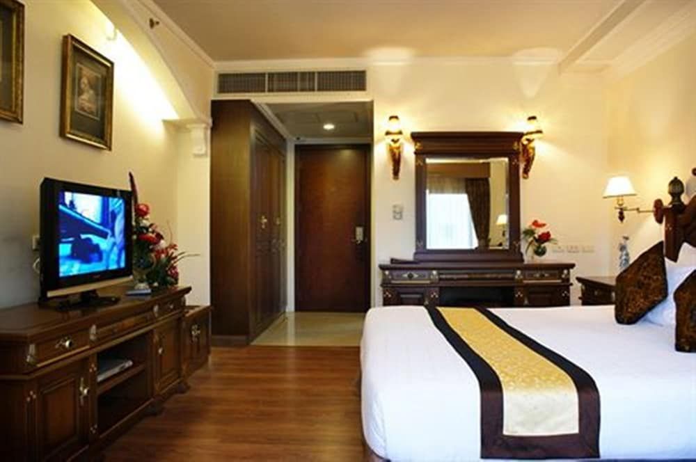 LK Metropole Pattaya Superior Room 3