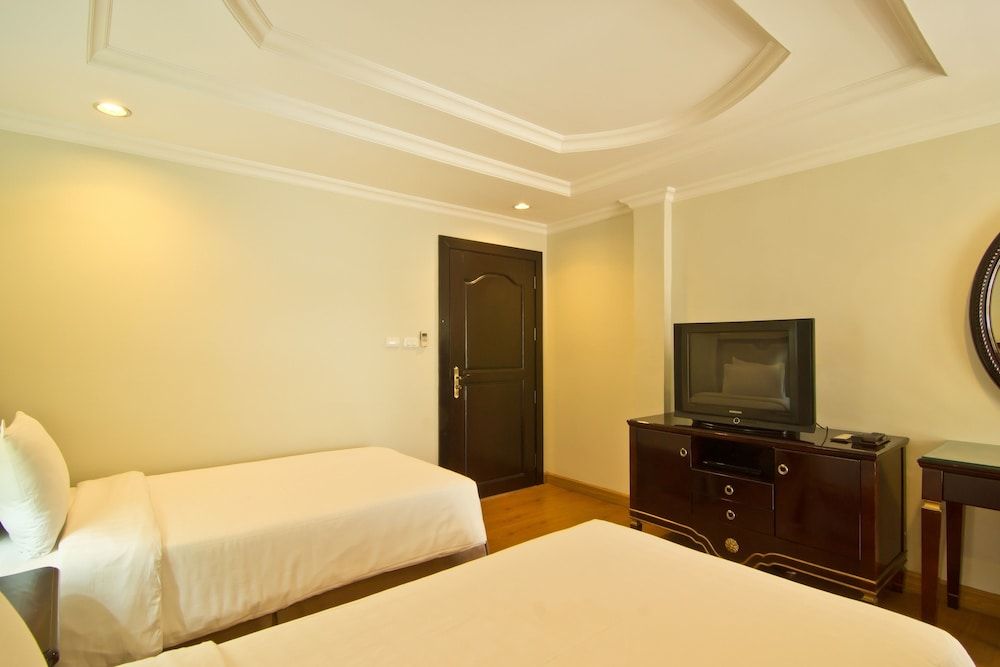 LK Mantra Pura Resort Standard Twin Room 2
