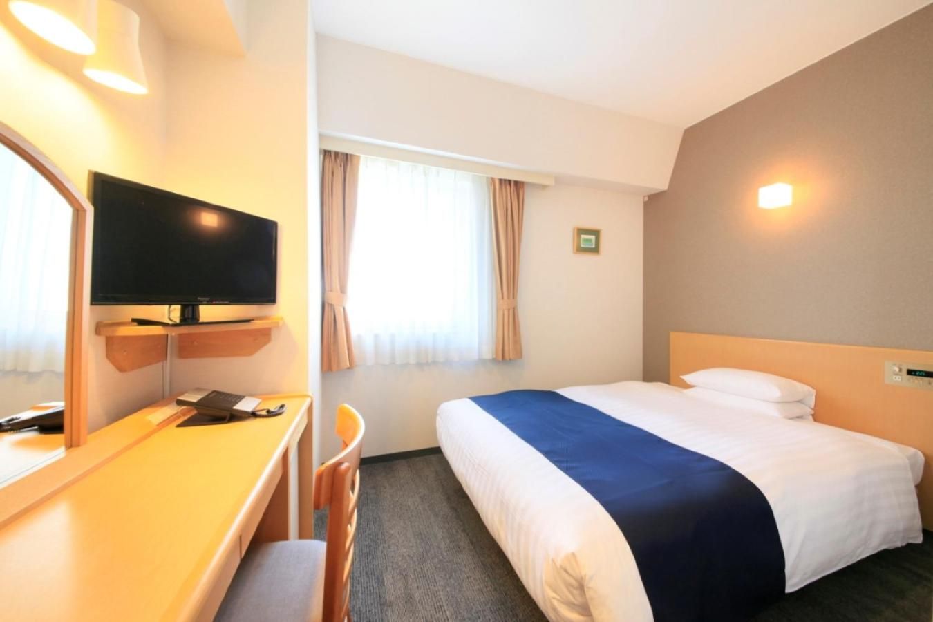 Double Room with Small Double Bed - Non-Smoking - Late Check-in 19:00