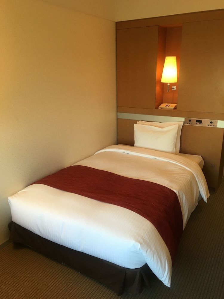 Single Room, Smoking