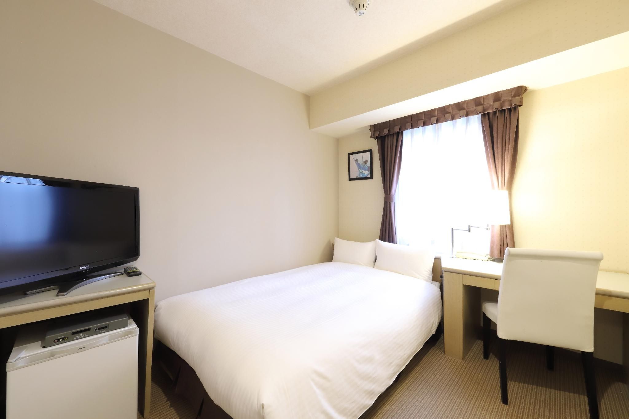 Semi Double Room - Non-Smoking