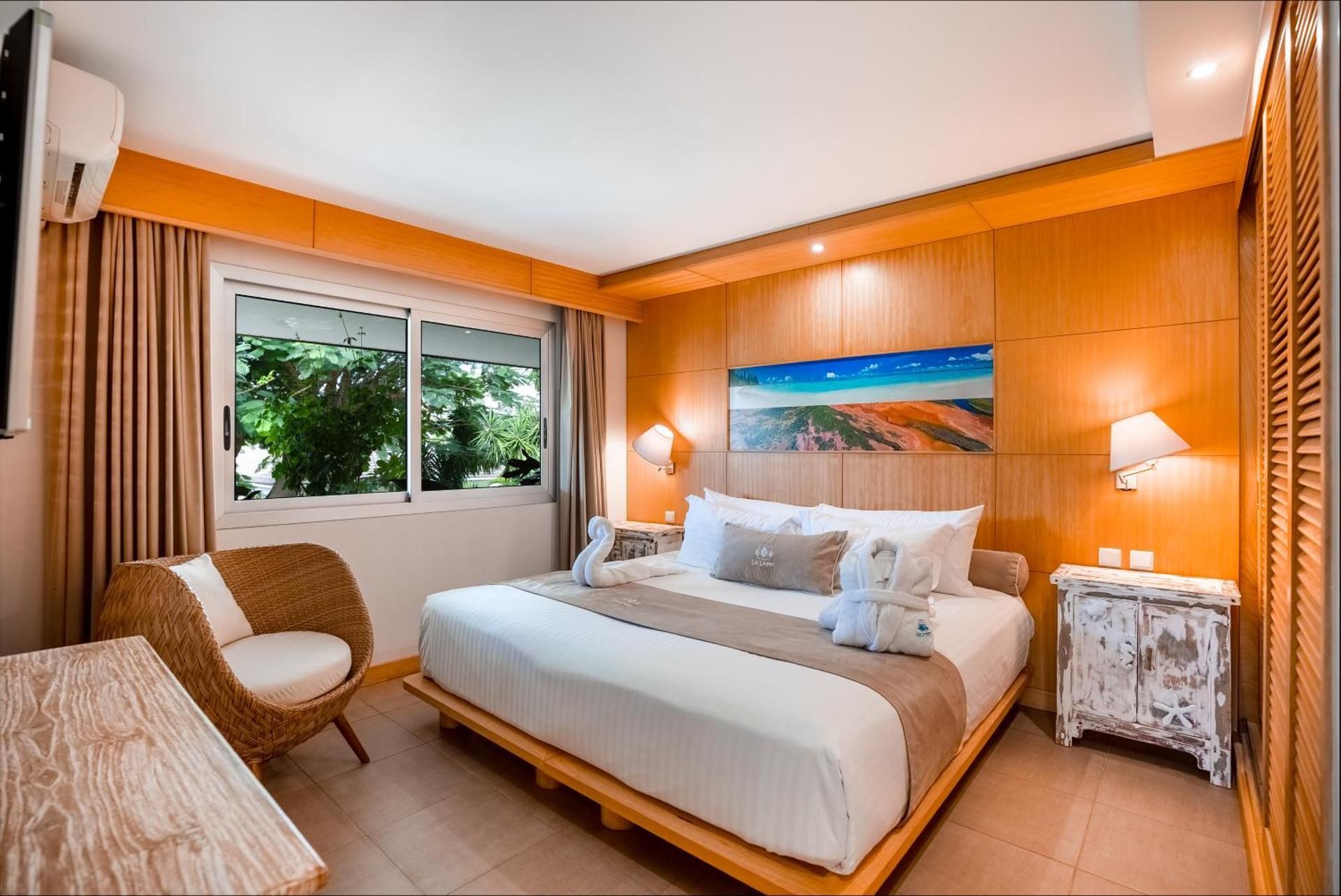 Hotel Le Lagon Prestige Suite with Hot Tub 2