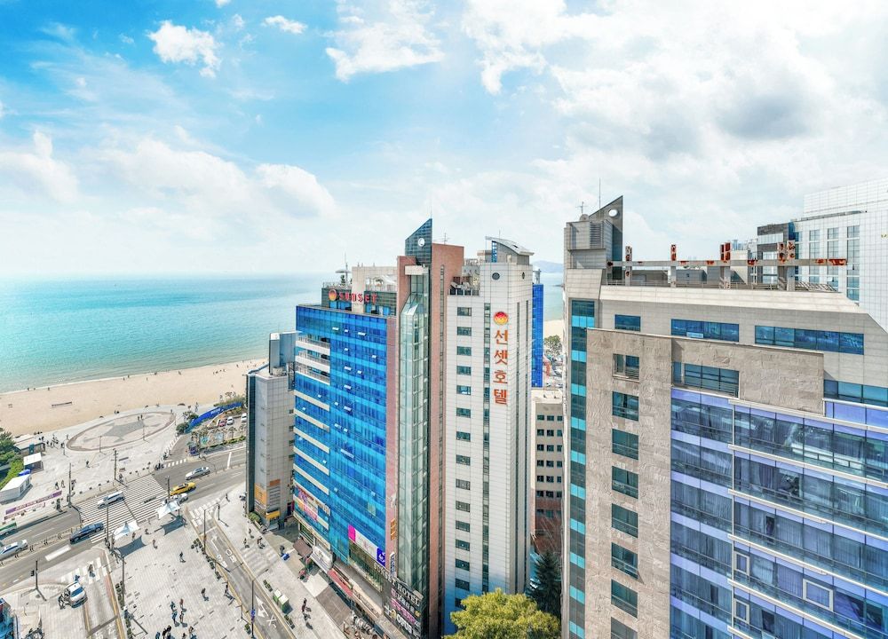 undefined Sunset Hotel 3