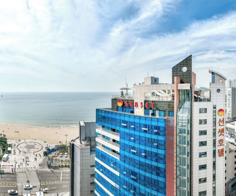 undefined Sunset Hotel 4