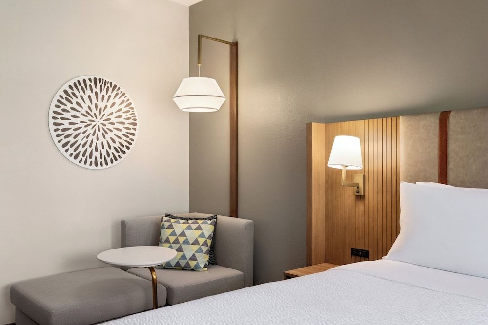 Standard Room, 1 King Bed, Accessible (Communications)