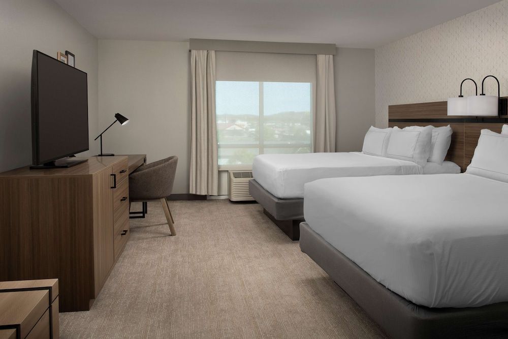 Room, 2 Queen Beds, Accessible (3x3 Shower)