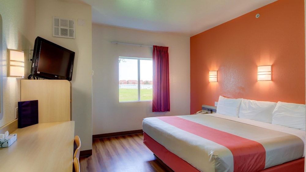 Motel 6 El Reno, OK Standard Room, 2 Queen Beds, Smoking 2