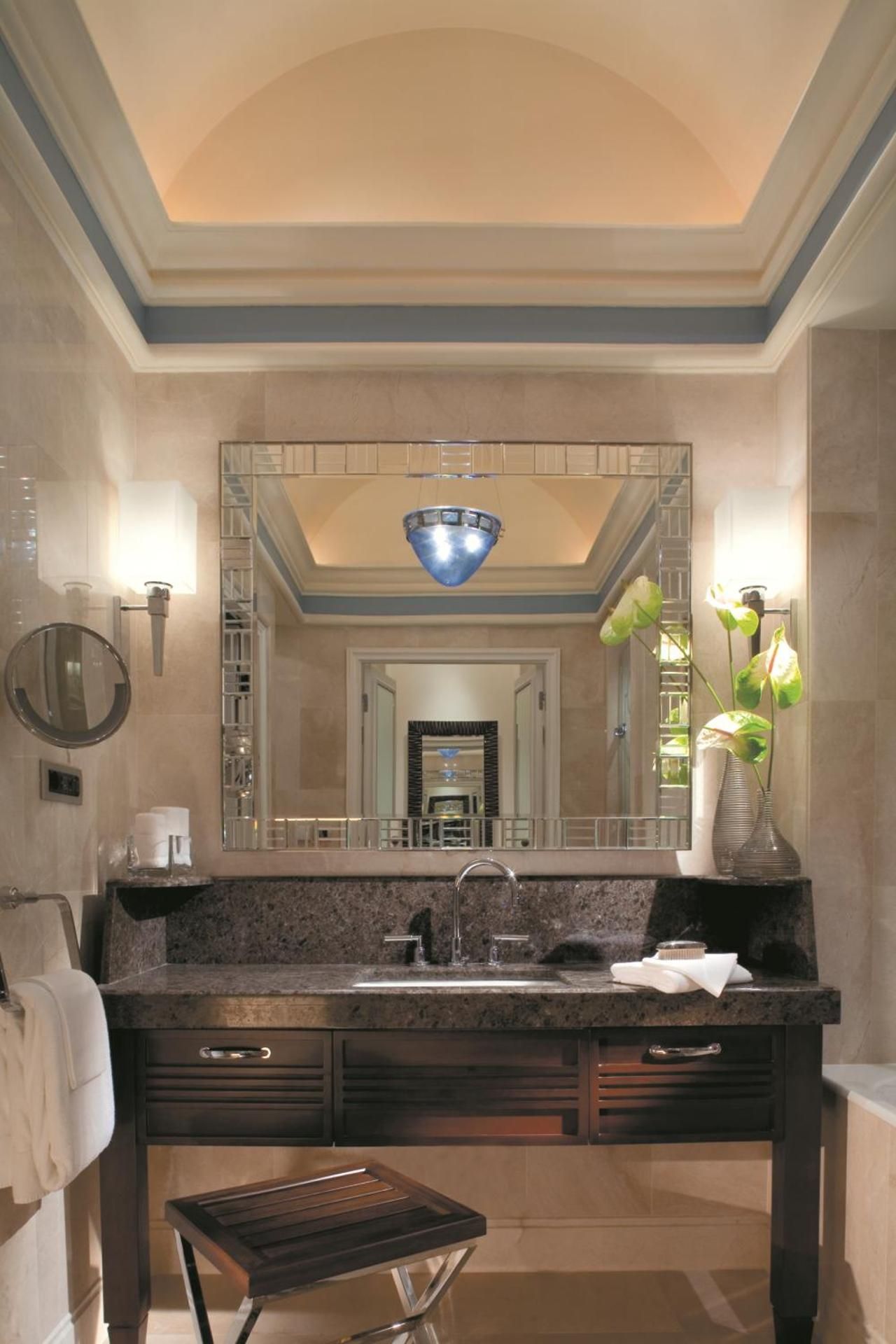 undefined Four Seasons Hotel Istanbul at the Bosphorus 9