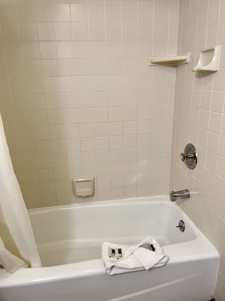 The Palomar Inn Standard Room, 1 Queen Bed, Non Smoking 7