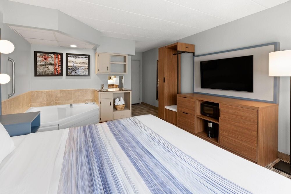 Deluxe Studio Suite, 1 King Bed, Non Smoking