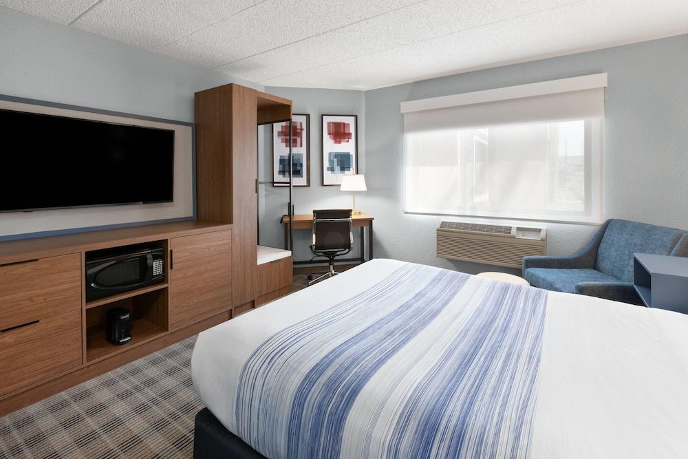 Room, 1 Queen Bed, Accessible, Non Smoking (Roll-In Shower)