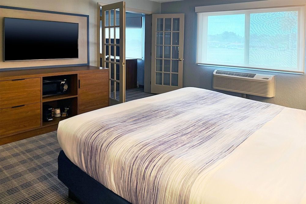 Premier Suite, 1 Bedroom, Non Smoking (1 King Bed)