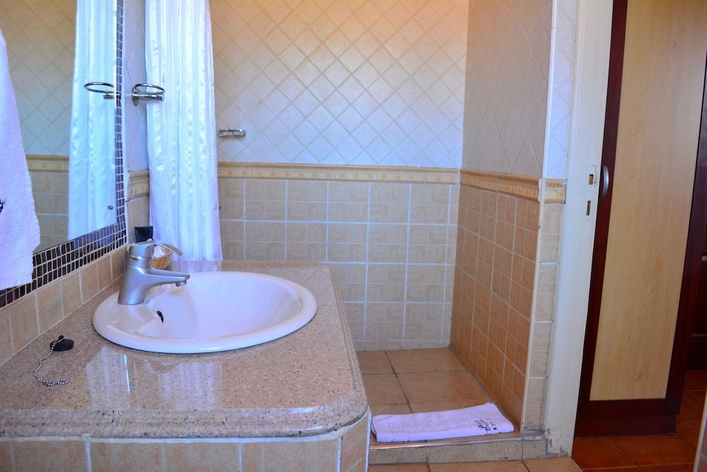 West Breeze Hotel Superior Room 4