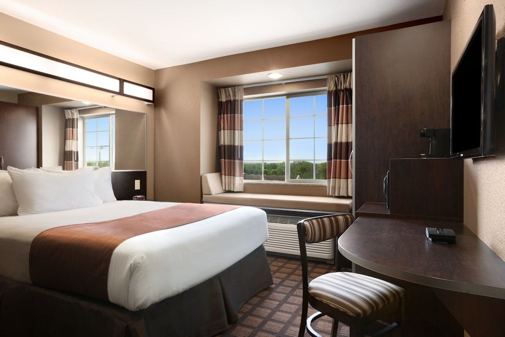 Standard Room, 1 Queen Bed