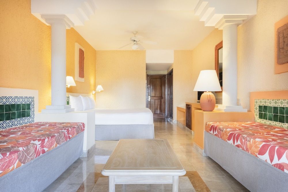 Iberostar Waves Quetzal - All Inclusive Junior Suite, Oceanfront (Beach Access) 2