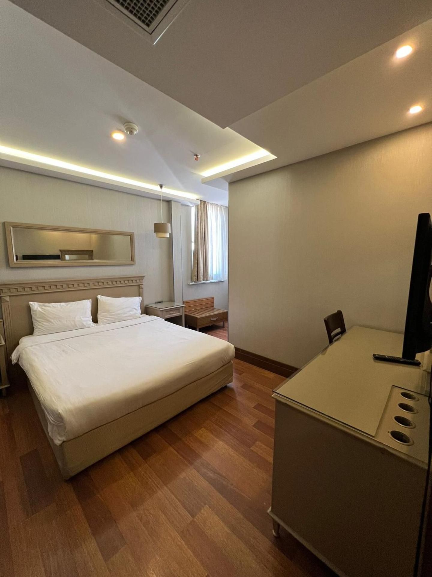 Two-Bedroom Suite with Two Bathrooms