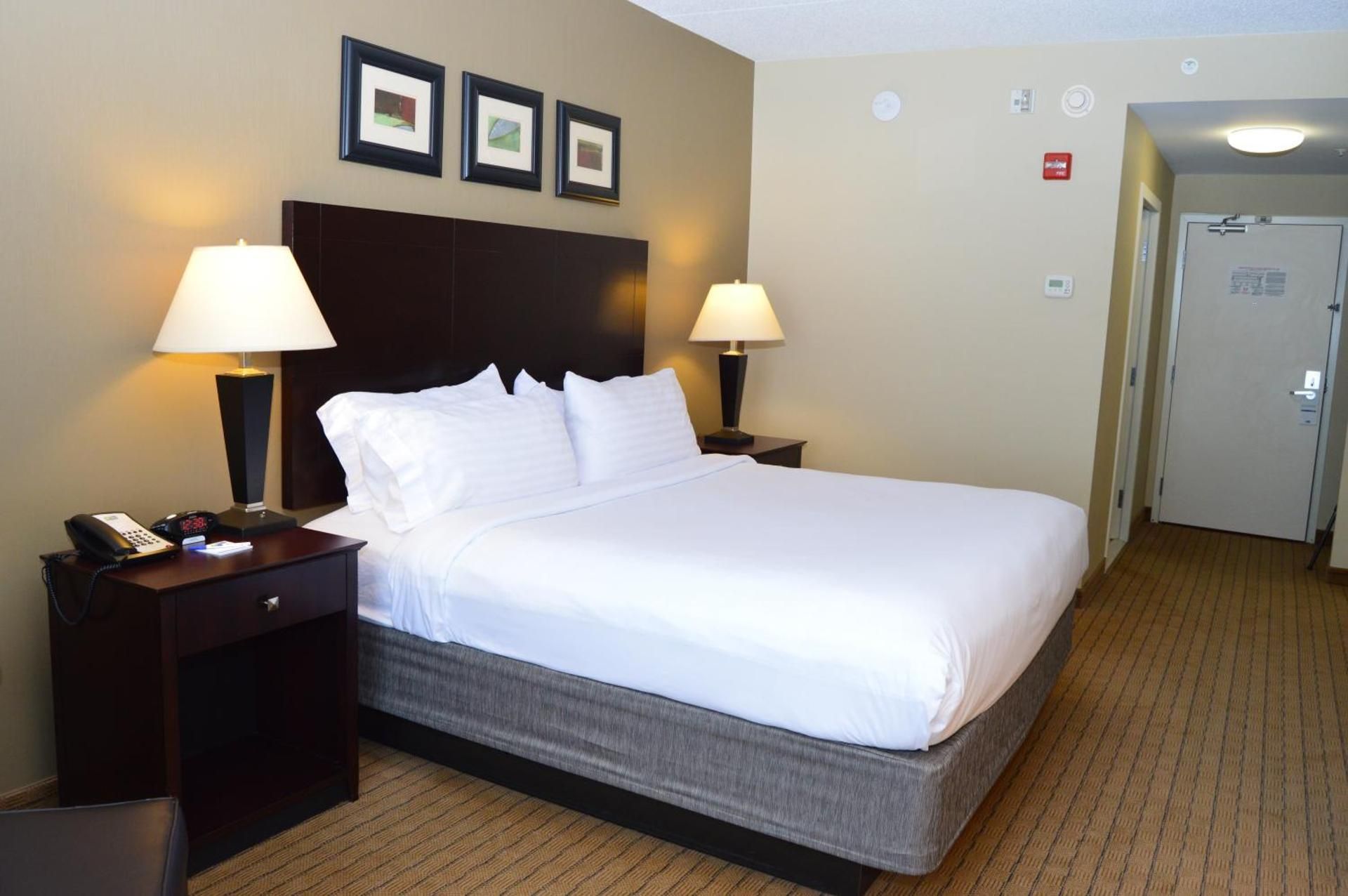 1 King Bed Standard