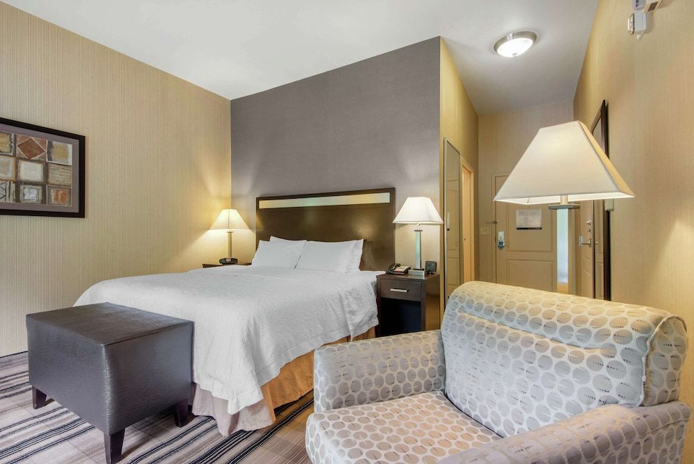 One King Bed, Non-Smoking, Accessible