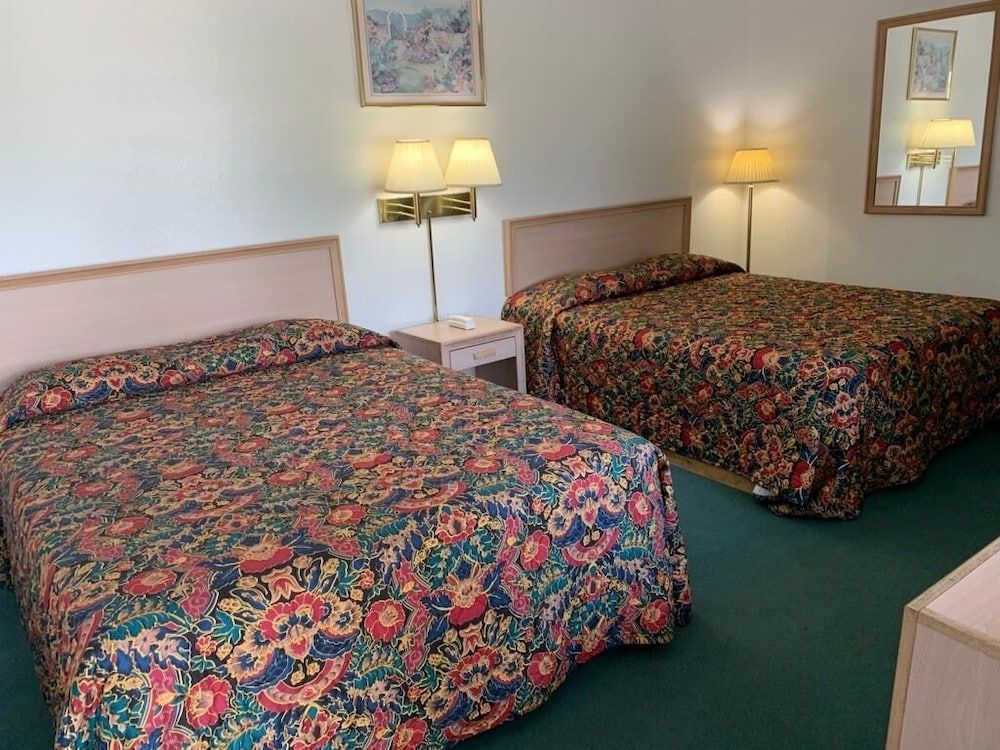 Budget Lodge Inn Abilene Two queen beds non smoking 3