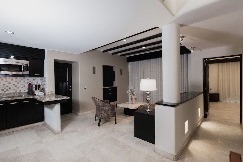 Zafiro Beach Boutique Resort Master Suite 3