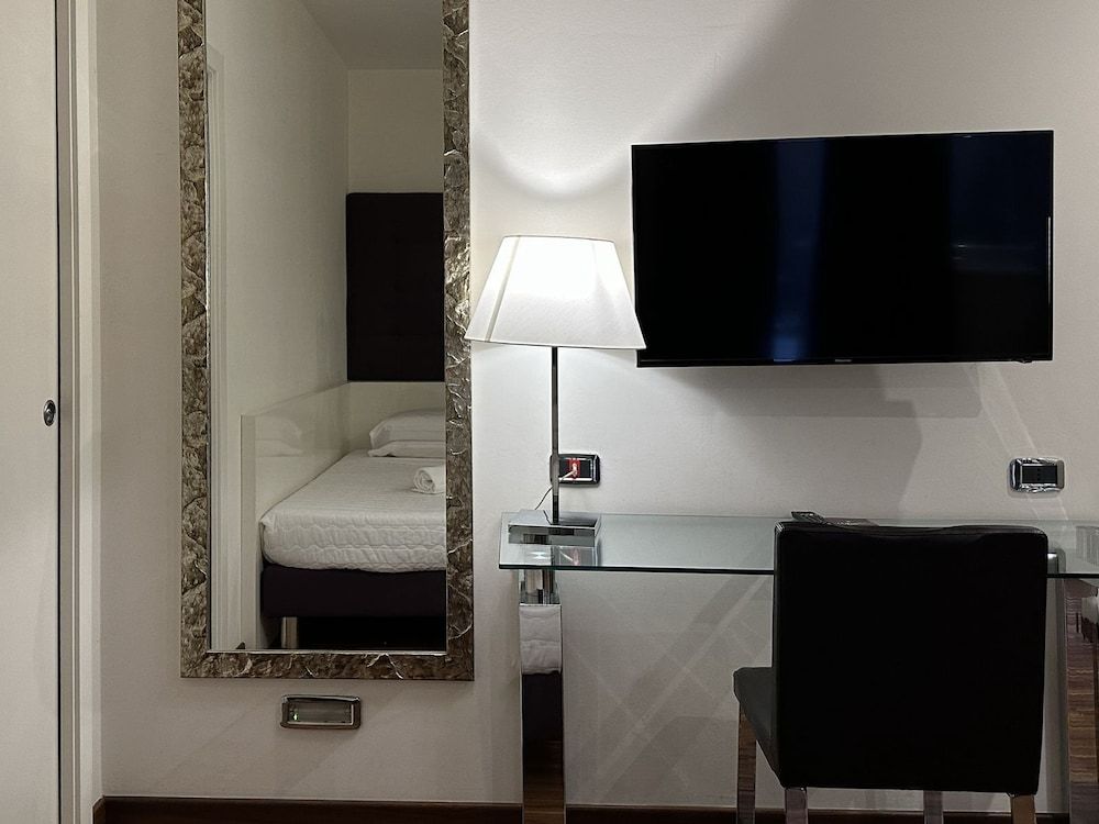 Hotel La Bussola Business Room 6