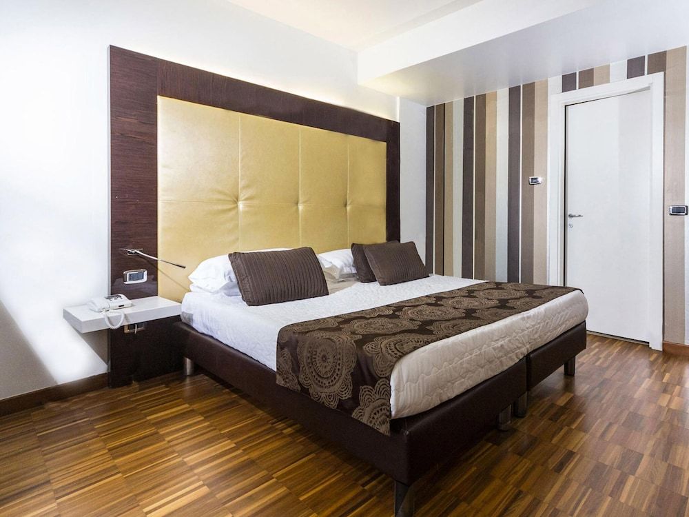 Hotel La Bussola Premier Quadruple Room, Sea View 2