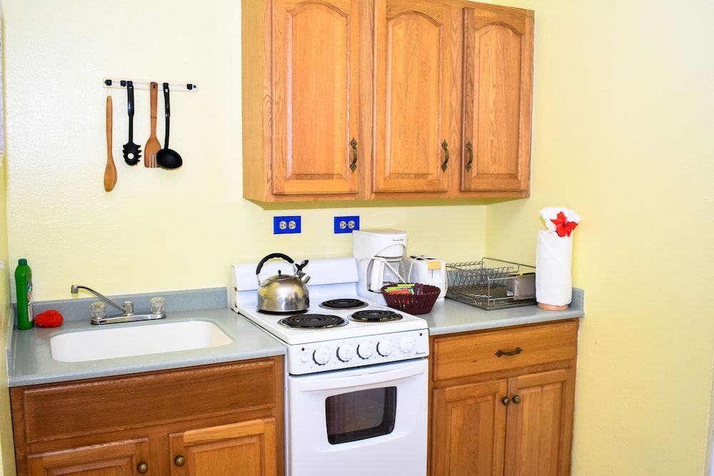 Catamaran Hotel Marina Standard Room, 2 Double Beds, Beachside 8