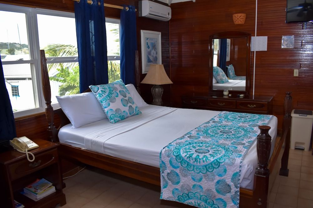 Catamaran Hotel Marina Cabin, Kitchen, Sea View (Captain's) 3