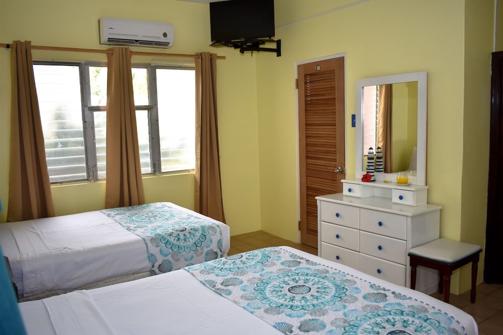 Catamaran Hotel Marina Standard Room, 2 Double Beds, Beachside 6