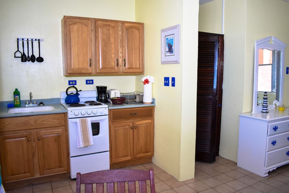 Catamaran Hotel Marina Standard Room, 2 Double Beds, Beachside 7