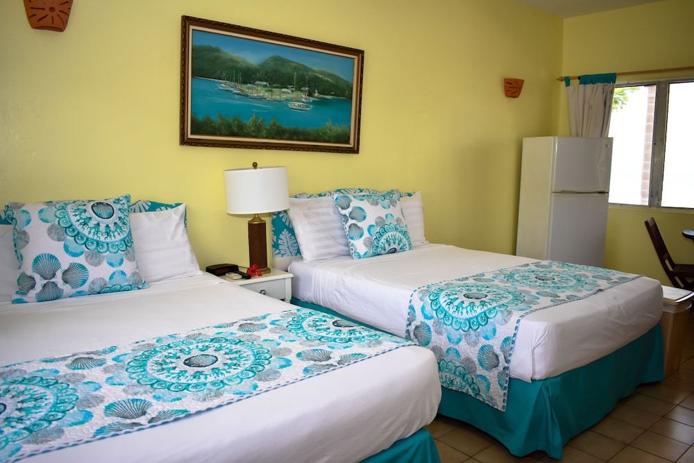Catamaran Hotel Marina Standard Room, 2 Double Beds, Beachside 5