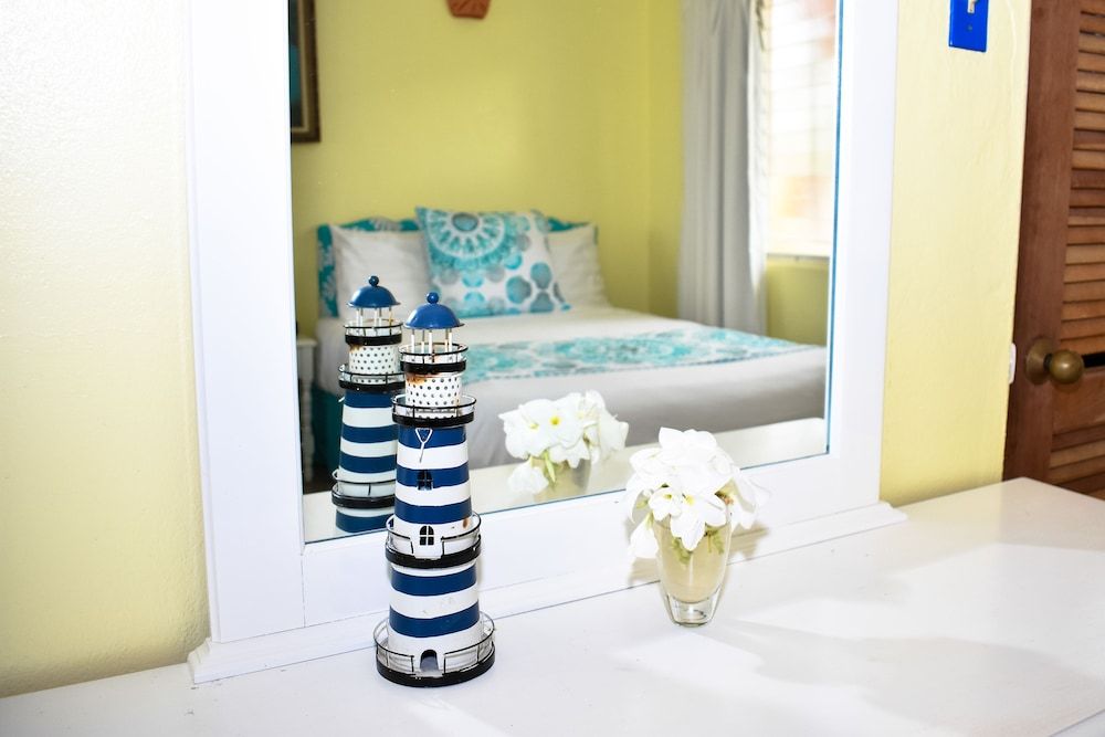 Catamaran Hotel Marina Standard Room, 2 Double Beds, Beachside 4