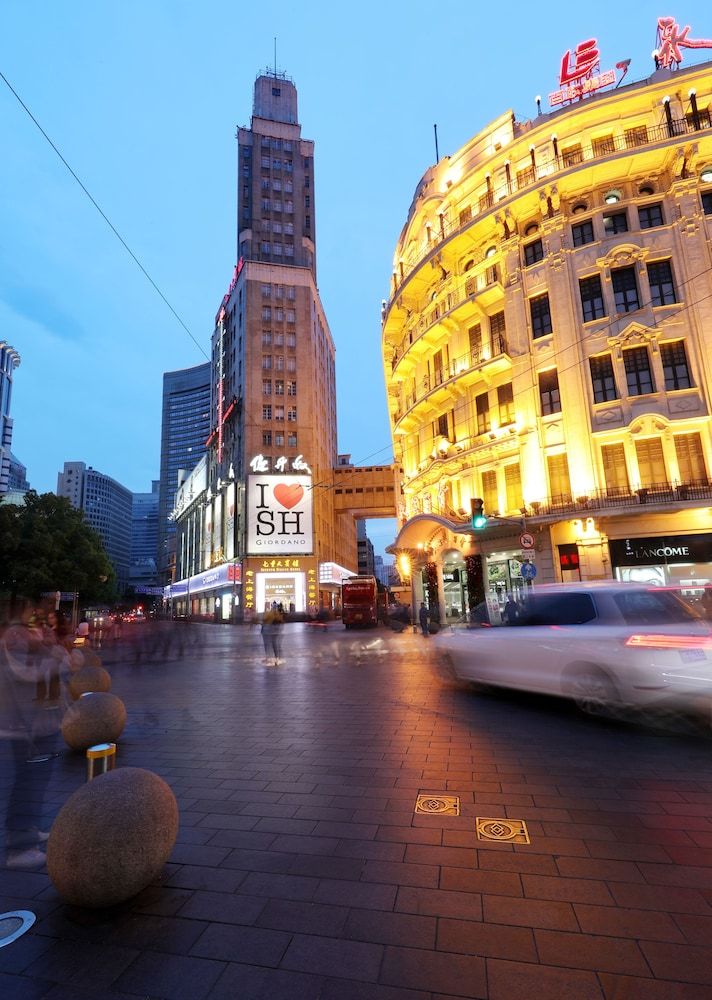 undefined Seventh Heaven Hotel 5