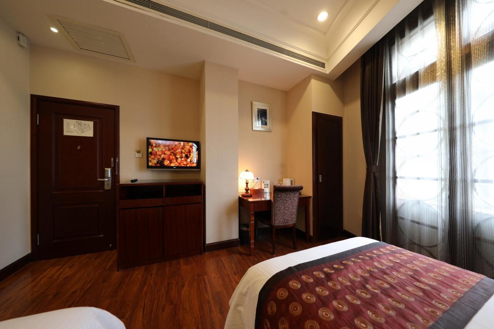 Seventh Heaven Hotel Superior Twin bed 3