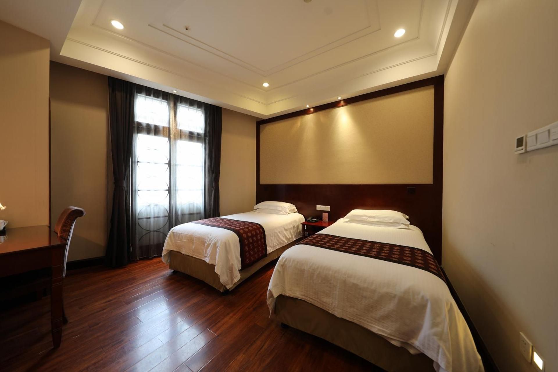Seventh Heaven Hotel Superior Twin bed