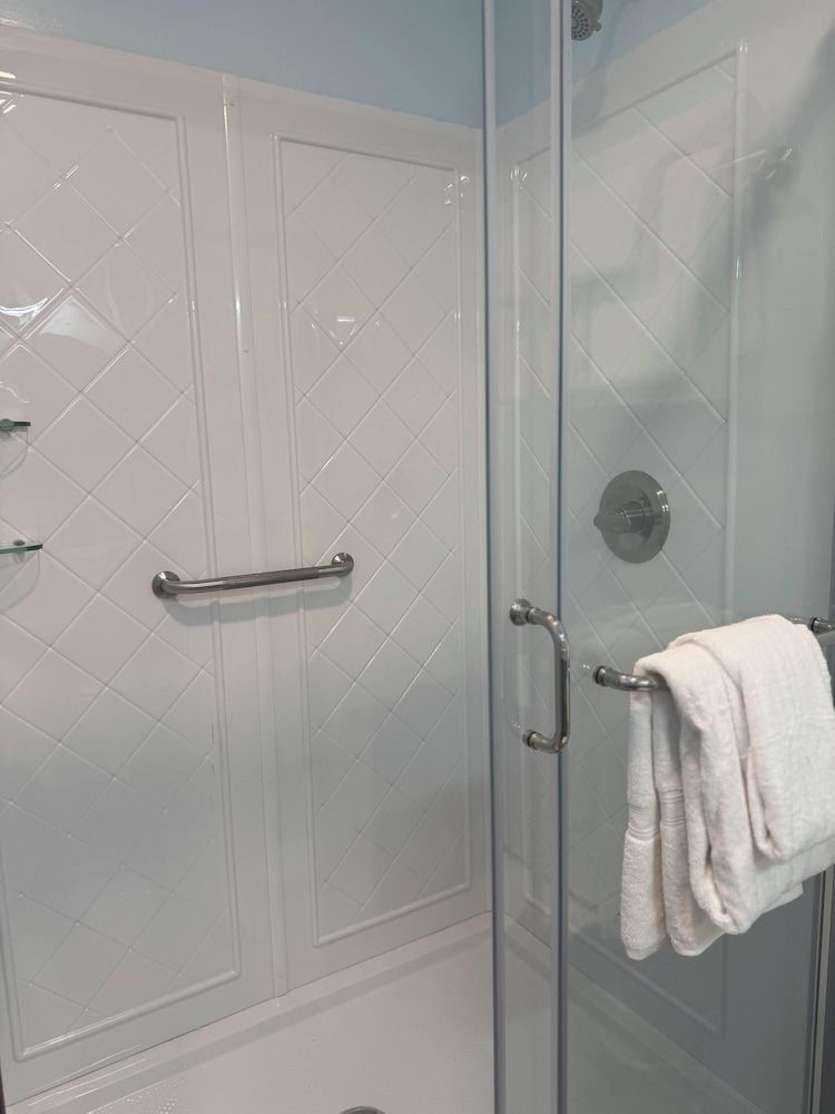 Hideaways Exuma Deluxe Villa, 2 Bedrooms, Partial Ocean View, Beachside 4