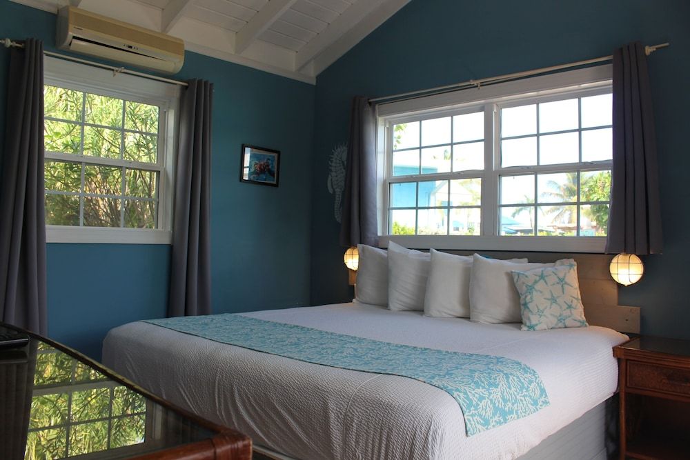 Hideaways Exuma Deluxe Cottage, 1 King Bed, Garden View, Beachside 6