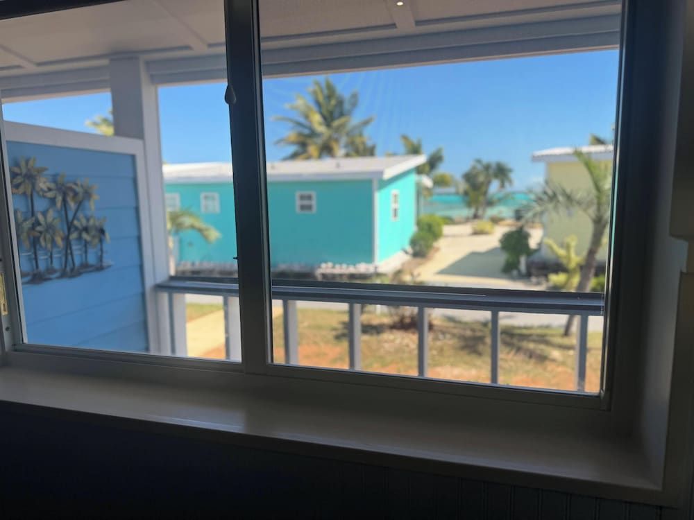 Hideaways Exuma Deluxe Villa, 2 Bedrooms, Partial Ocean View, Beachside 2