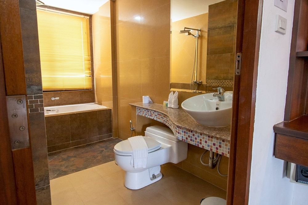 Chaweng Lakeview Condotel Studio Suite 12