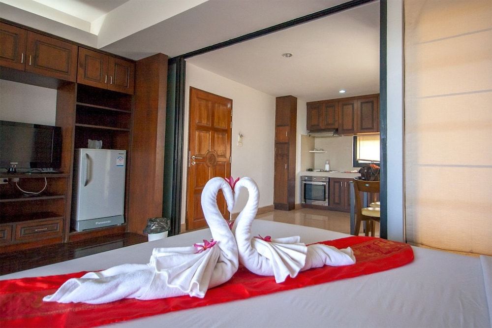 Chaweng Lakeview Condotel Studio Suite 9