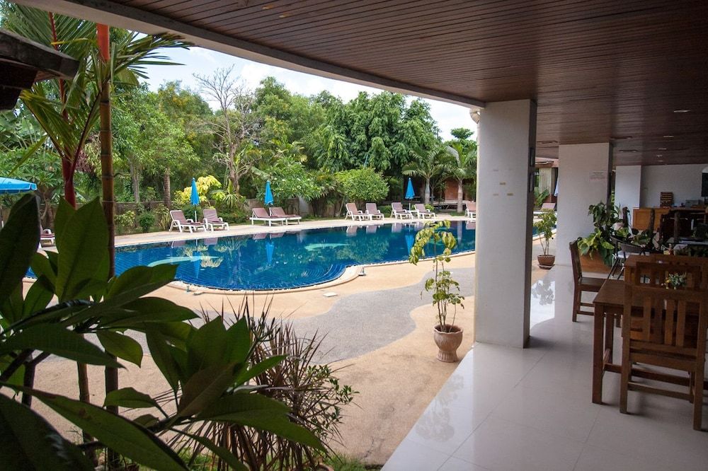 undefined Chaweng Lakeview Condotel 3