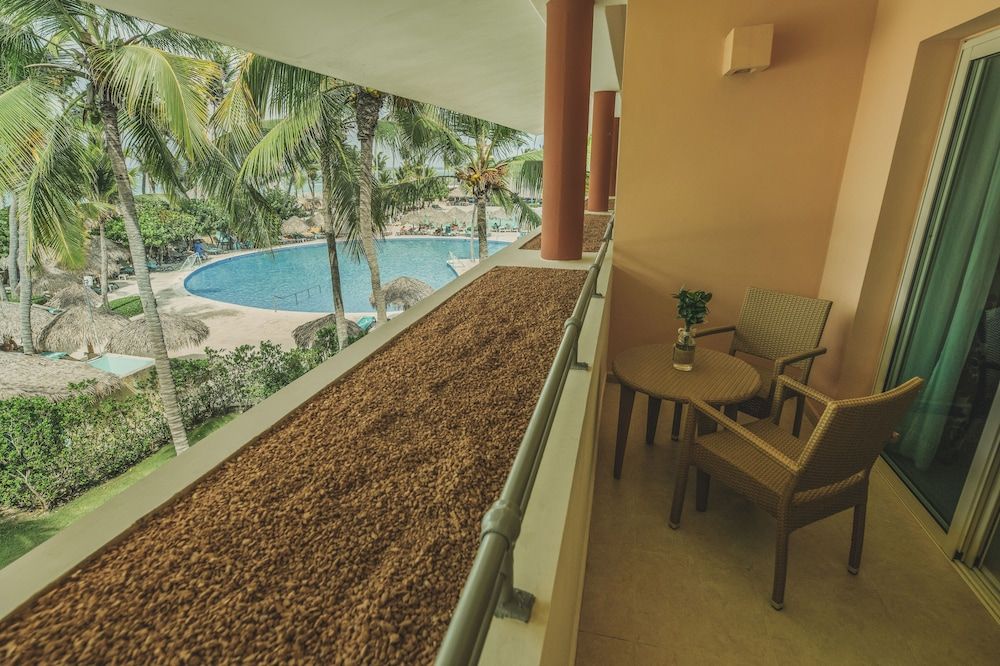 Premium Room, Poolside