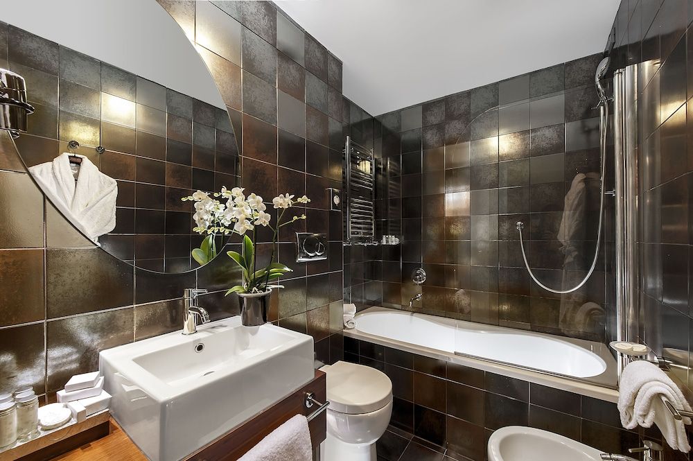 Deep Soaking Bathtub