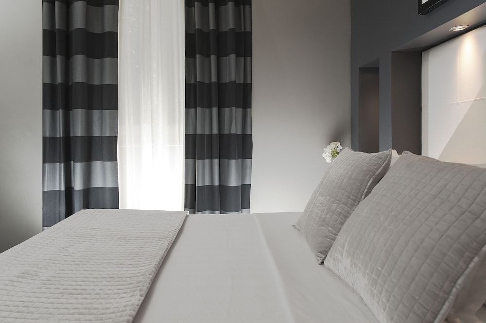 undefined Hotel Metropolis 8