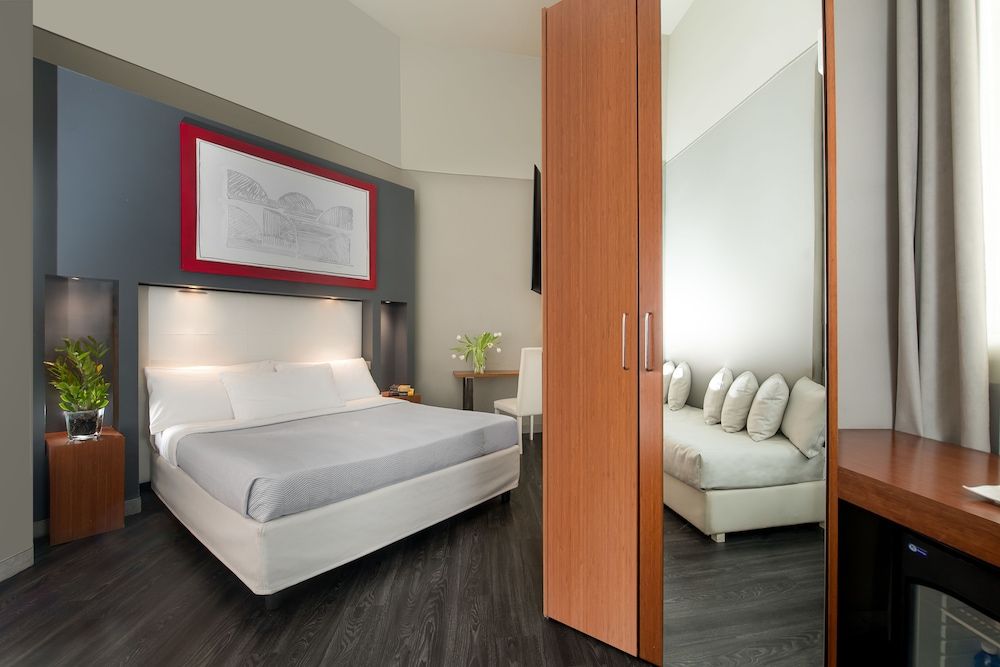undefined Hotel Metropolis 5