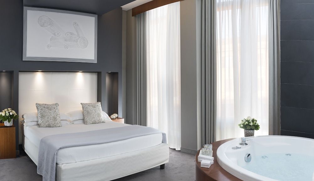 undefined Hotel Metropolis
