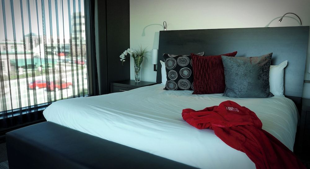 Grand Times Hotel Sherbrooke Grand Confort Penthouse 1 Bed 2