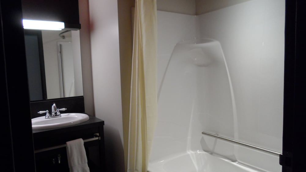 Grand Times Hotel Sherbrooke Grand Confort Penthouse 1 Bed 4