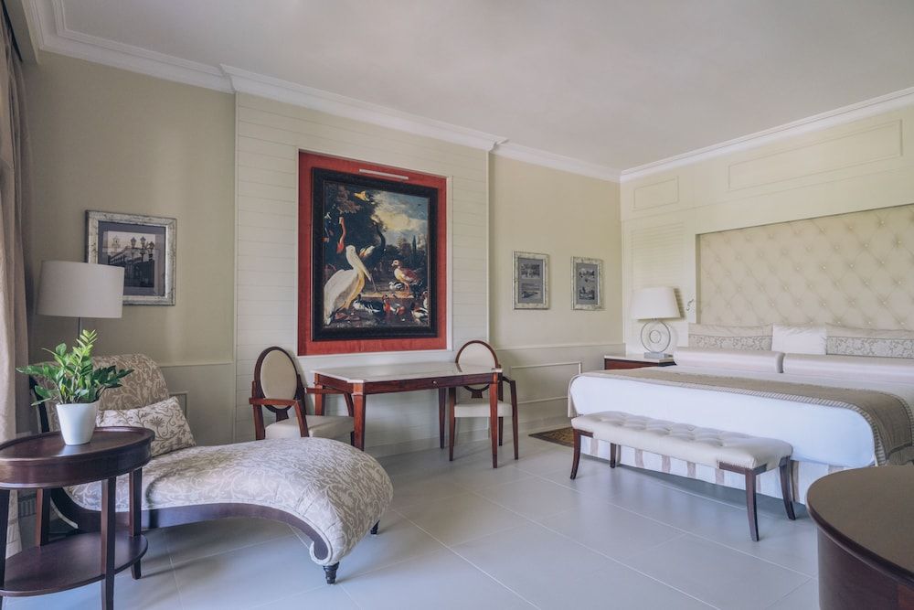 Suite (Upper Floor)
