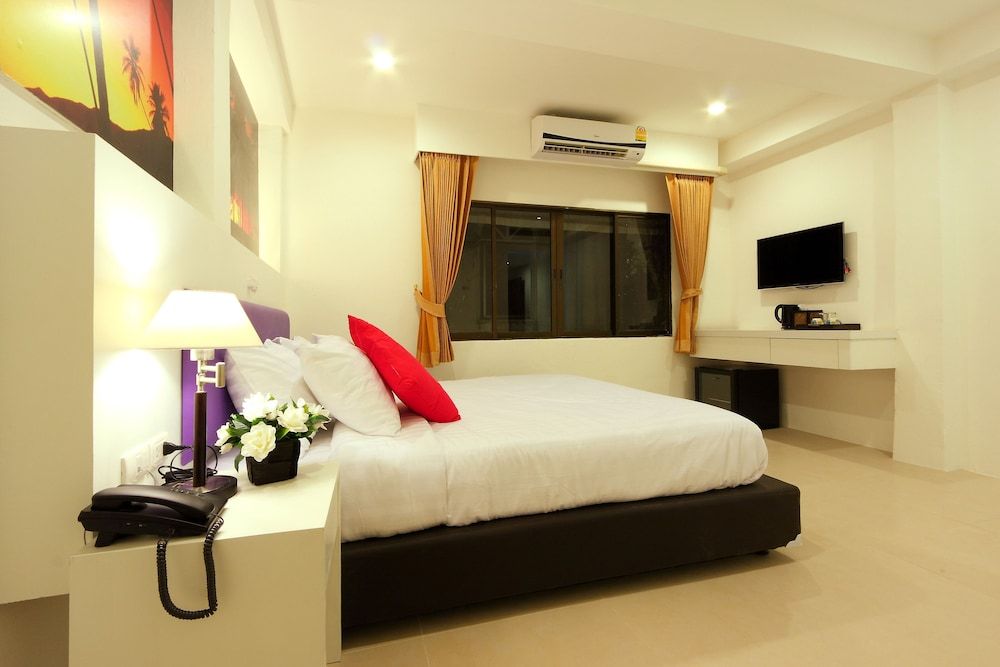 Armoni Patong Beach Hotel Superior Double or Twin Room 2